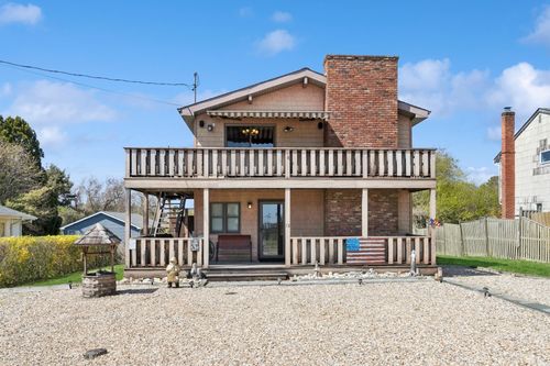 18 Hoppin Ave, Montauk, NY, 11954-5212 | Card Image