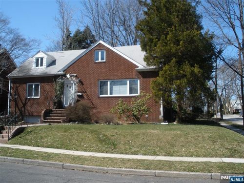 164 Hillcrest Ave, Leonia, NJ, 07605-1542 | Card Image