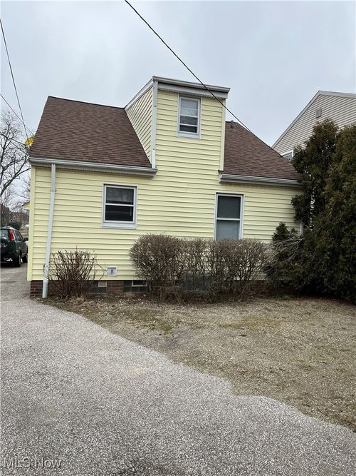 16100 Scottsdale Blvd, Shaker Heights, OH, 44120-5037 | Card Image