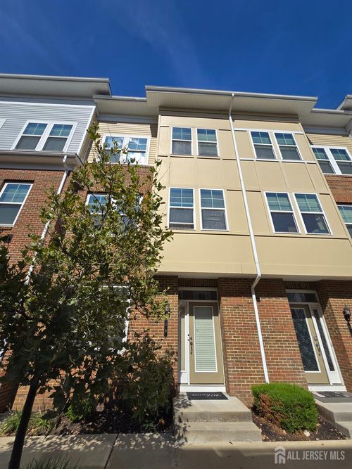 10 Bond St, North Brunswick, NJ, 08902-5035 | Card Image