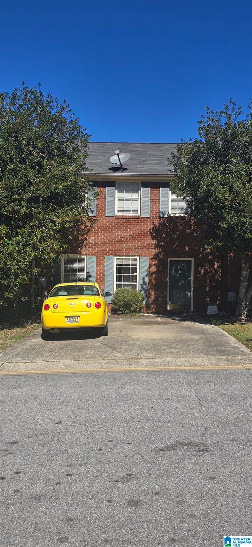 114 Sugar Dr, PELHAM, AL, 35124-1579 | Card Image