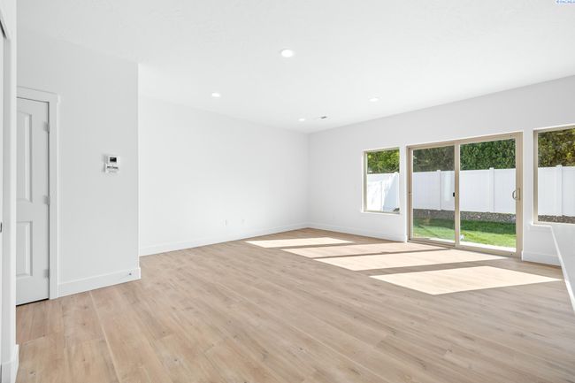 1140 S Underwood Pl, Home with 0 bedrooms, 0 bathrooms and null parking in Kennewick WA | Image 7