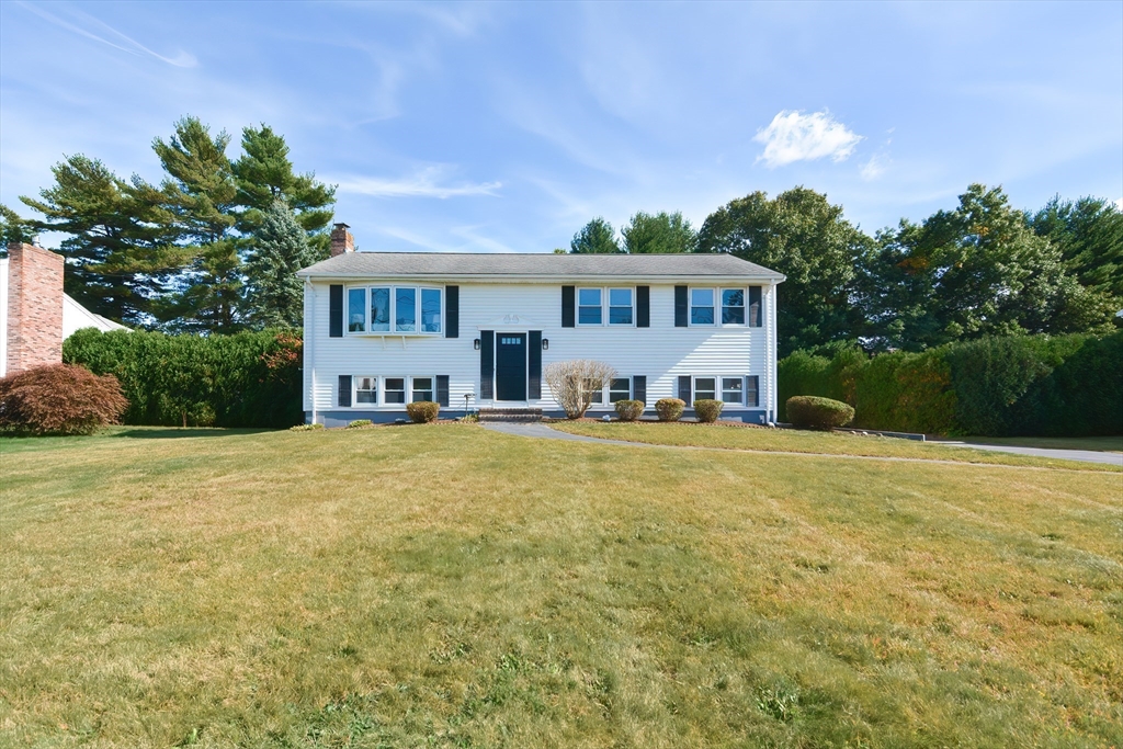 Steve Dr, Taunton, MA 02780