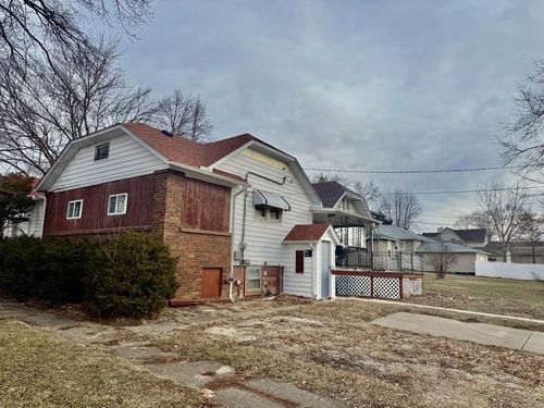 131 W Erie St, Spring Valley, IL, 61362-1925 | Card Image