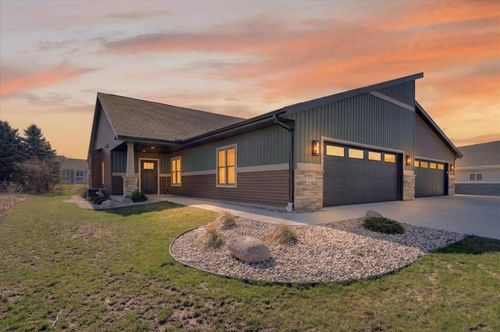 3751 Newcastle Dr, JANESVILLE, WI, 53546-8813 | Card Image