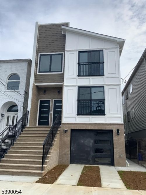 apt-2-68 Main St, Newark, NJ, 07105-3512 | Card Image