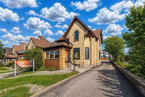 upper-561 Queen Street S, Kitchener, ON, N2G1W9 | Card Image