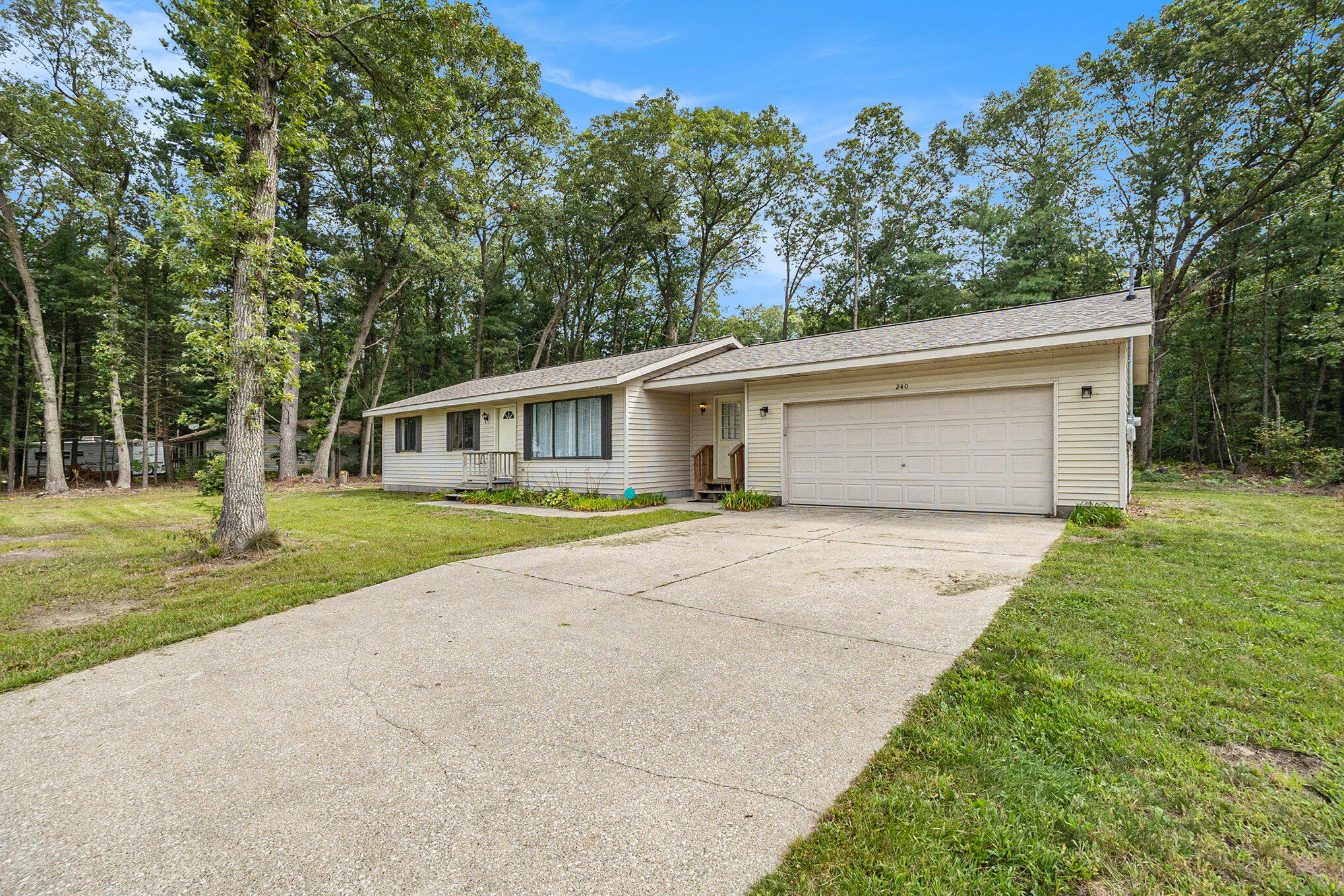Broton Rd, Muskegon, MI 49442
