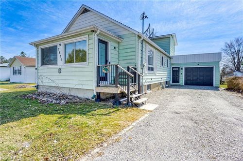 2431 Boswell St, Brigden, ON, N0N1B0 | Card Image