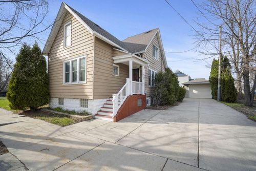 1338 W Brown Street, Milwaukee, WI, 53205 | Card Image