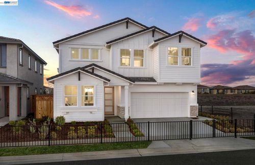 325 E Beatrice Ave, Mountain House, CA, 95391-8281 | Card Image