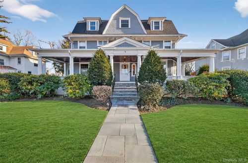 9 Ridgeview Ave, White Plains, NY, 10606-2811 | Card Image