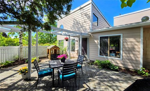 2-231 Strawberry Hill Cir, Ithaca, NY, 14850-6094 | Card Image