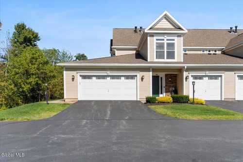 414 Lois Ln, Schenectady, NY, 12304-2543 | Card Image