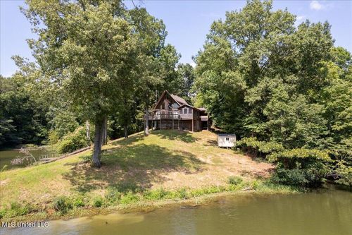 11147 Horseshoe Bnd, Hernando, MS, 38632-4407 | Card Image
