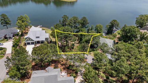 9 Lakeside Ct, Pinehurst, NC, 28374-9296 | Card Image