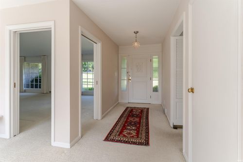 520 Scenic Dr, Evansville, IN, 47715-3304 | Card Image