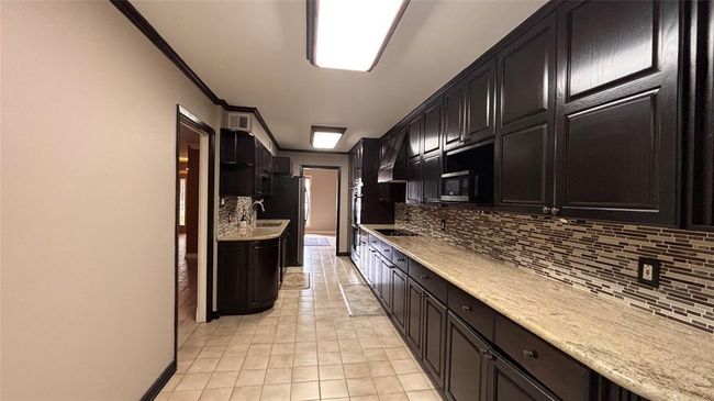5720 Townhouse Ln, Townhouse with 3 bedrooms, 3 bathrooms and null parking in Beaumont TX | Image 11