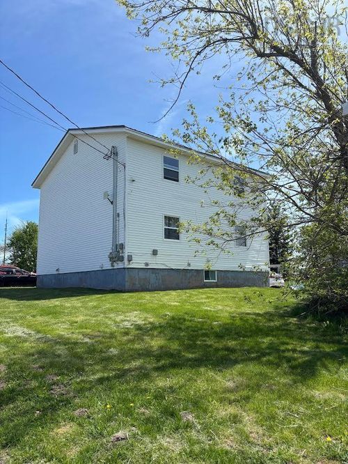 42 Pleasant Street, Springfield, NS, B0M1X0 | Card Image