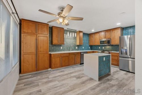 205-3755 Udall St, San Diego, CA, 92106-1654 | Card Image