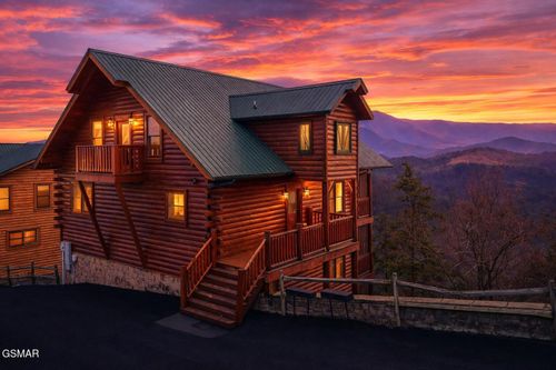 3032 Hickory Lodge Dr, Sevierville, TN, 37862 | Card Image