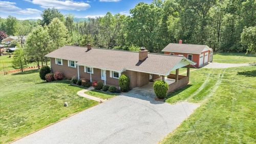 935 Bonbrook Mill Rd, Rocky Mount, VA, 24151-2946 | Card Image
