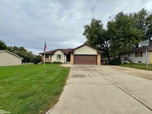 912 Broadway St, Audubon, IA, 50025-1420 | Card Image