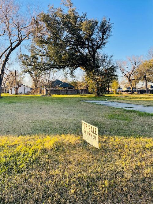 113 E Cypress St, Port Neches, TX, 77651-3178 | Card Image