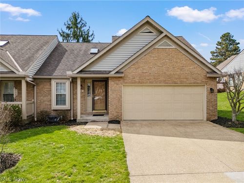 114 Ledbury Cir Ne, Canton, OH, 44721-3287 | Card Image
