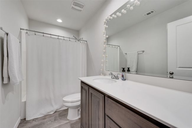 210 High Point Way, House other with 4 bedrooms, 2 bathrooms and null parking in Justin TX | Image 15