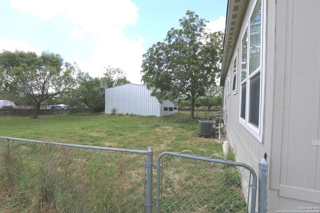 7510 Pittman Rd, House other with 3 bedrooms, 2 bathrooms and null parking in Adkins TX | Image 10