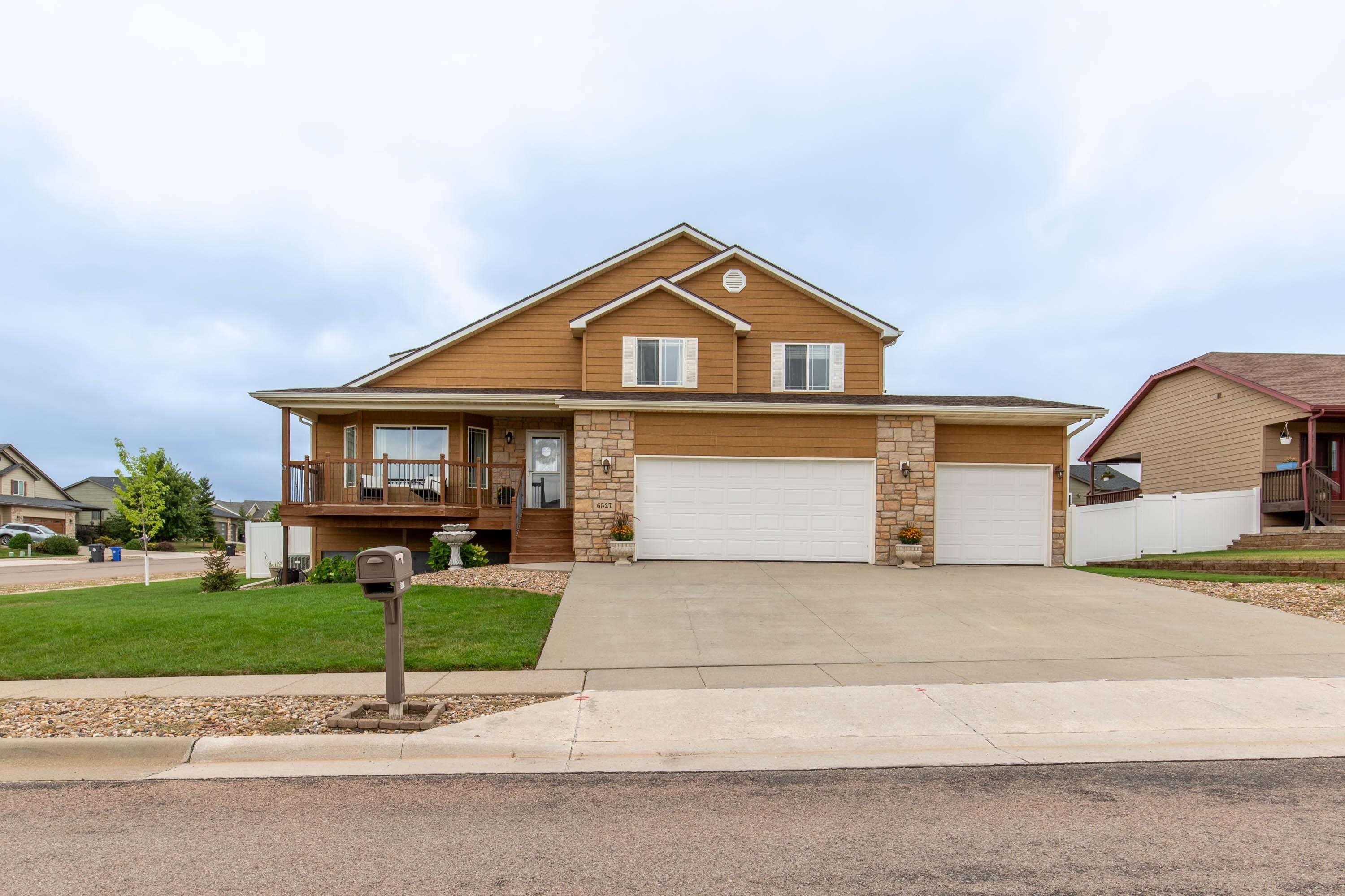 Seminole Ln, Rapid City, SD 57702