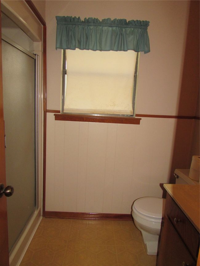2nd bath with shower | Image 18