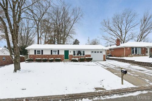 49 Dianne Dr, Belleville, IL, 62220-3031 | Card Image