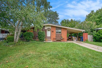 30746 Parkwood Street, Home with 3 bedrooms, 1 bathrooms and null parking in Westland MI | Image 1