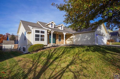 495 E 13th St, Tonganoxie, KS, 66086-5508 | Card Image