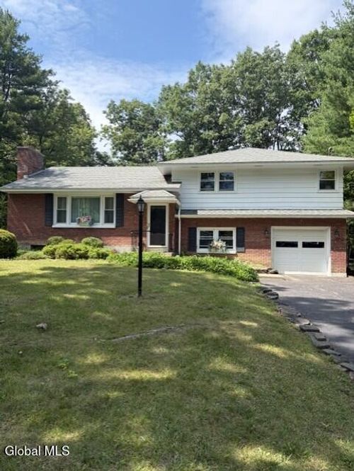2455 Brookshire Dr, Niskayuna, NY, 12309-2826 | Card Image