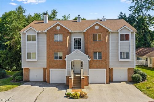 2b-361 Village Pointe Dr, Akron, OH, 44313-7476 | Card Image