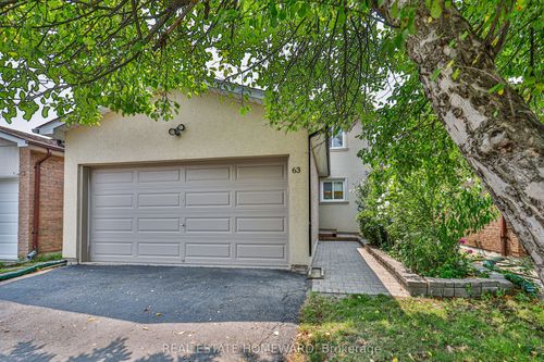 63 Don Head Village Blvd, Richmond Hill, ON, L4C7M9 | Card Image