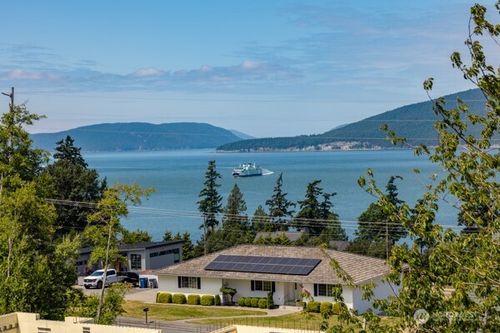 3706 W 3rd St, Anacortes, WA, 98221-1211 | Card Image