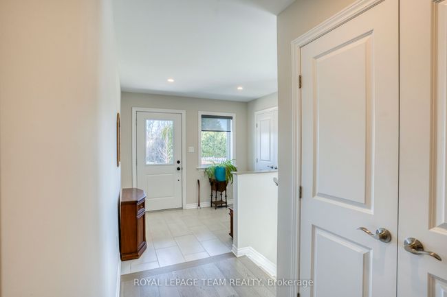 301 Napier Lane, House attached with 3 bedrooms, 3 bathrooms and 2 parking in Almonte ON | Image 6