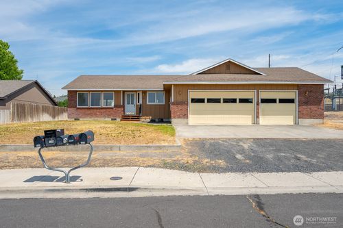 1539 S Bailey Ave, Moses Lake, WA, 98837-2146 | Card Image