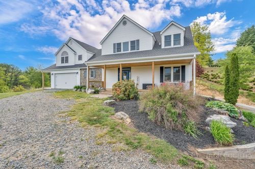 61 Honky Hollow Ln, Newland, NC, 28657-9004 | Card Image
