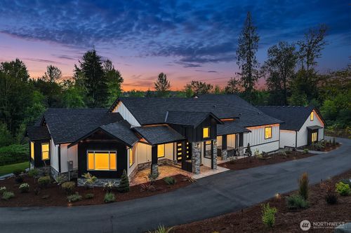 20225 230th Ave Se, Maple Valley, WA, 98038-8989 | Card Image