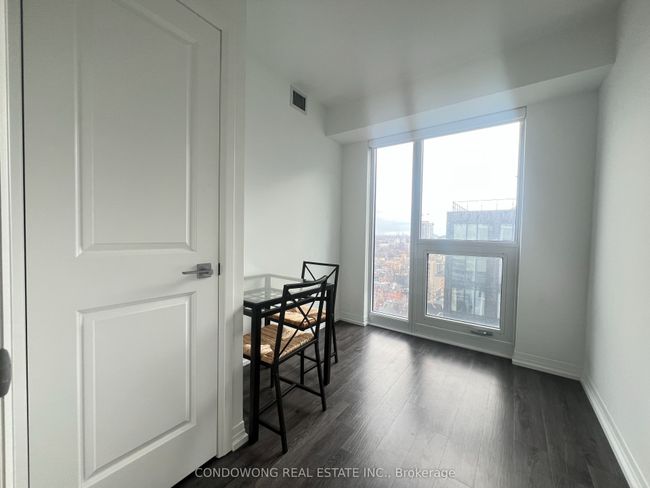1733 - 251 Jarvis St, Condo with 2 bedrooms, 1 bathrooms and 1 parking in Toronto ON | Image 5