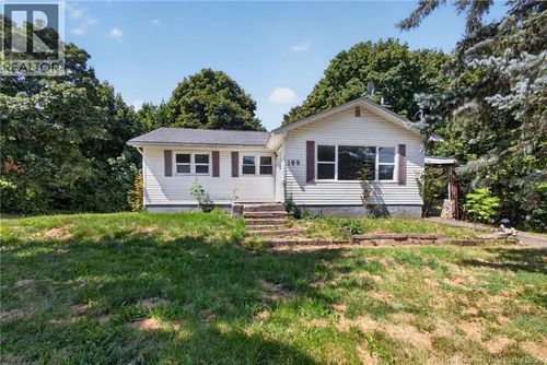 109 Chesswood Dr, House with 2 bedrooms, 2 bathrooms and null parking in Riverview NB | Card Image