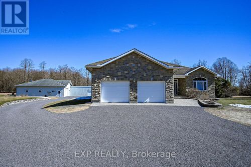 415 Johnston Rd, North Augusta, ON, K0G1R0 | Card Image
