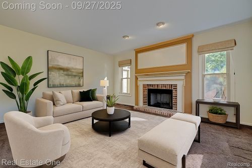 90 Crescent Hill Dr, Ortonville, MI, 48462-9741 | Card Image