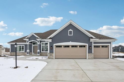 W221N4564 Timber Ct, Pewaukee, WI, 53072-1203 | Card Image