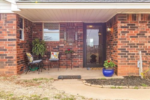 1734 E Orme Ln, Anadarko, OK, 73005-6032 | Card Image